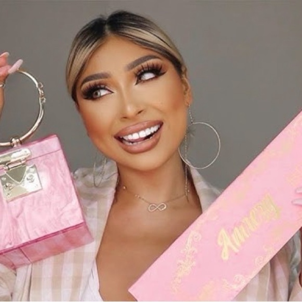 AMREZY x BELLAMI Limited Edition Pink Professional Flat Iron — NEW, SEALED 💕